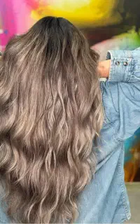 نیازمند مدل برای خدمات احیا و کراتین و رنگ و لایت