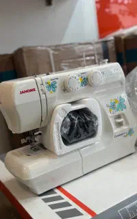 چرخ خیاطی برند ژانومه مدل ۲۲۱۲(ژانومه اصلی)