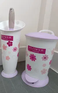 سطل و فرچه سرویس بهداشتی