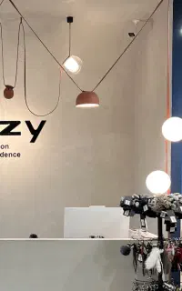 مدیر فروشگاه پوشاک زنانه در مجتمع آدینه مال