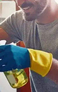 آقا کاربلد نظافتچی منزل