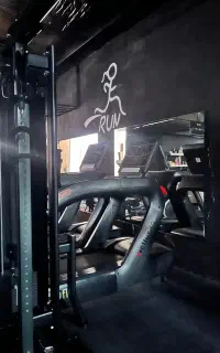 مسئول پذیرش و‌بوفه و خدماتی خانم باشگاه بدنسازی