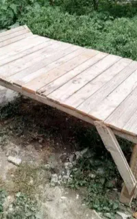 تخت چوبی
