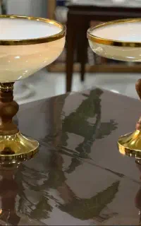 جام دکوری شیشه ای پایه چوبی کف فلزی طلایی