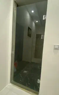 در شیشه ای حمام مستر