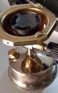 وسایل کمپ چراغ خوراک پزی دوسوخته الکل وبنزین