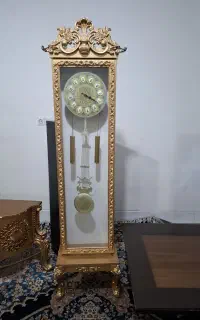 دو عدد ویترین و یک میز تلویزیون
