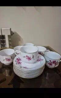 فنجان و نعلبکی قدیمی