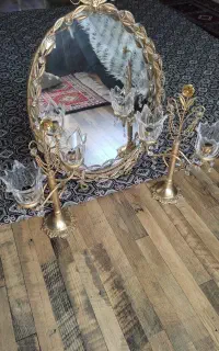 اینه و شمعدان قدیمی