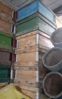تعدادی طبق دست دو سالم وگلچین هم میفروشم با قیمت م