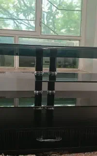 میز تلوزیون شیشه ای بزرگ