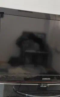 ۳۲اینچ ال سی دی آگهی روو کامل بخونید