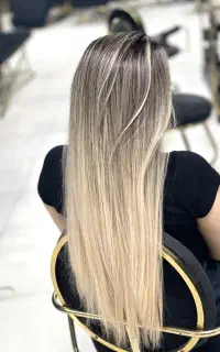 خدمات تخصصی رنگ و لایت مو