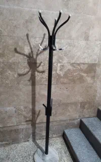 چوب لباسی ایستاده