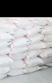 سلام خریدار 30یا 40کیسه کود سفید هستم 2800