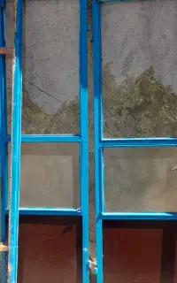 در وپنجره آهن والومینیوم وسایل خانه