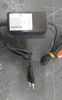 آداپتور