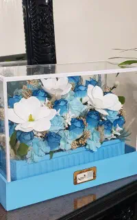 باکس گل شیشه ای نو با گل خارجی