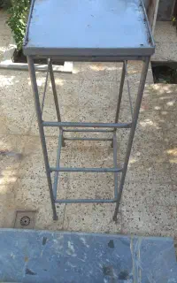 چهار پایه  آهنی