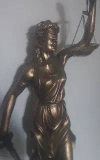 مجسمه عدالت