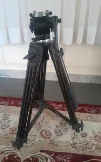 پایه دوربین عکاسی