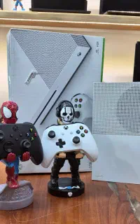 Xbox One S 1TB کارکرده در حد اقساط تا ۱۵ ماه