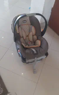 صندلی خودروی نوزاد چیکو