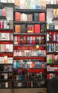 انواع اسانس و ادکلن، گالری عطر پدیده استهبان