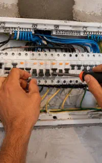 برقکار ساختمان قیمت منصفانه و کار تضمینی