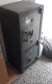 گاو صندوق  نوین کاوه  دست دوم