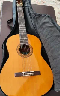 گیتار یاماها c40 در حد اکبند