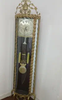 ساعت ایستاده برنزی