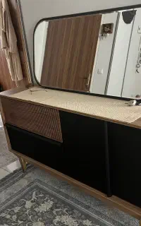 اینه و کنسول