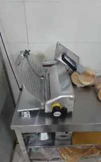 کالباس بر اوماس ایتالیایی