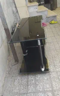 سلام دوستان میز تلویزون در حد نو