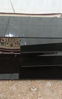 میز تلویزیون شیشه ای