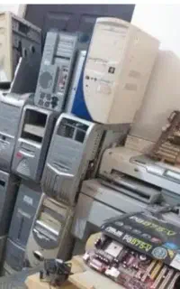 کیس و مانیتور قدیمی خراب سالم