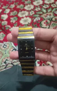ساعت طرح آتاتوم