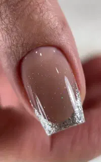 خدمات تخصصی ناخن