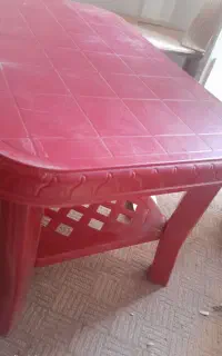 میز پلاستیکی