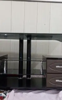میز تلویزیون شیشه ای