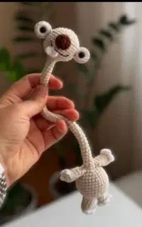 عروسک بافتنی گردن دراز آویز