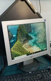 مانیتور lcd 17 اینچ LG