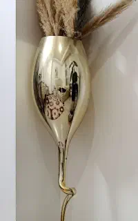 گلدان کنار سالنی تک