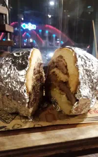 شاگرد جهت فست فودی