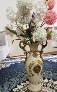 گل و گلدان