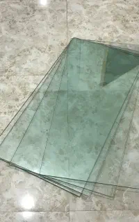 طبقه شیشه ای