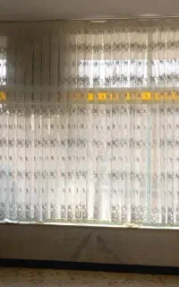 پرده حریر و کناره مخمل