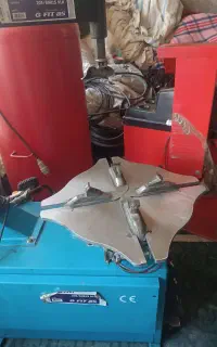 همه لوازم و ابزارآلات مربوط به لاستیک و پنچرگیری