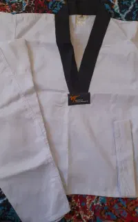لباس تکواندو فقط ۲۵۰تومن